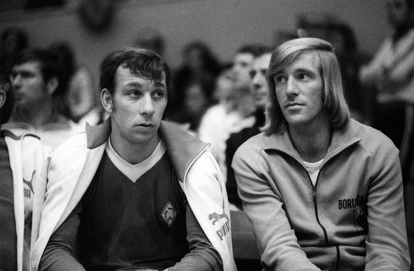 Fast hätten sie 1971/72 zusammen bei Werder Bremen gespielt — Horst-Dieter Höttges (l.) und Günter Netzer (r.). Foto: Imago Images