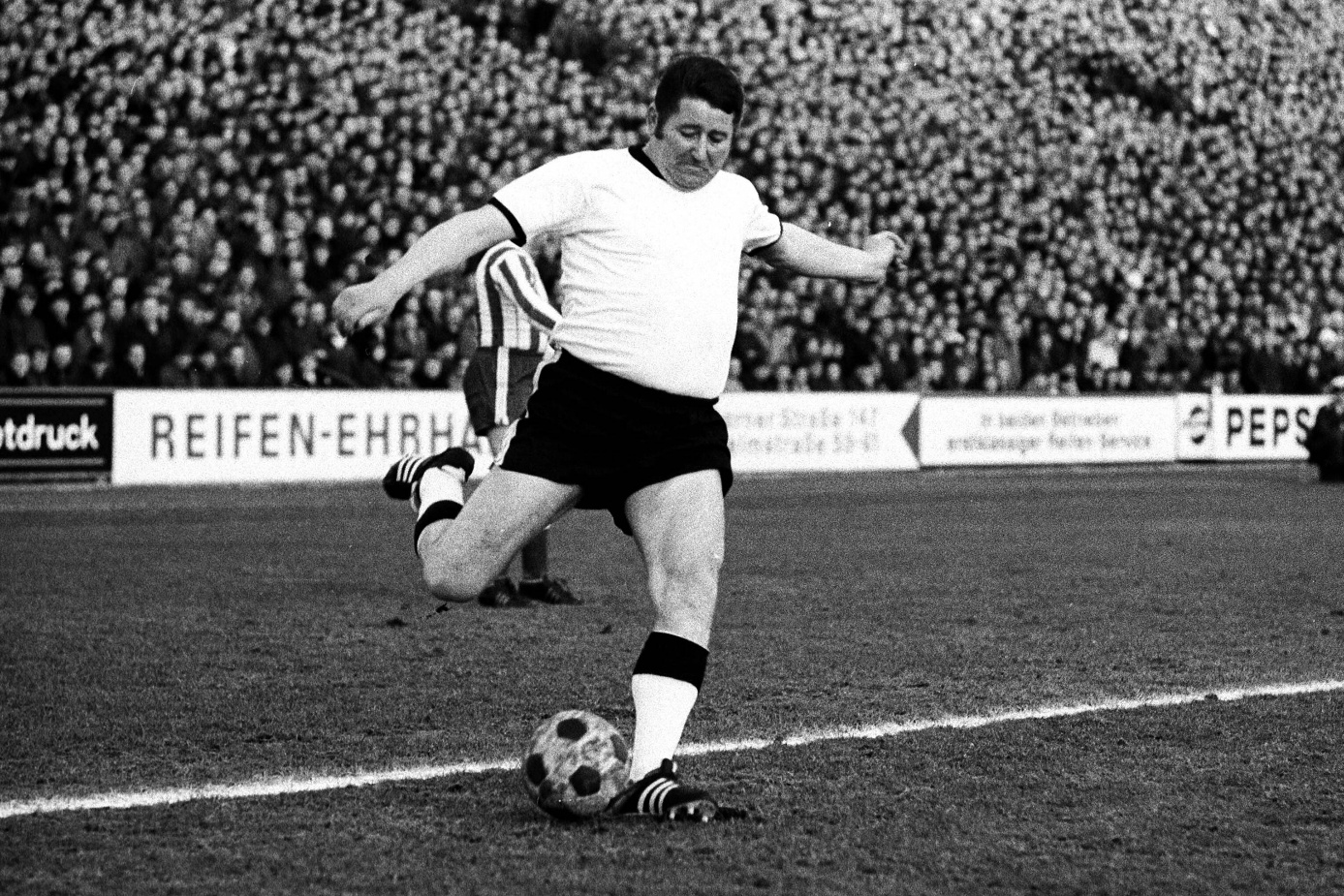 Auch Helmut Rahn spielte zu Anfang in der Bundesliga. Foto: Imago Images